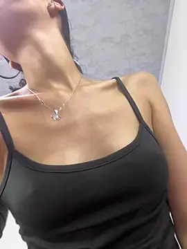 Soy Ania Sweet online show from May 2026 01:57:02 AM