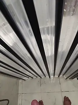 719610 online show from November 2025 02:04:01 AM