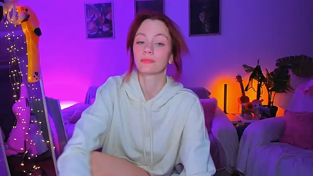 Alyssa Smitt online show from October 2025 12:01:02 AM