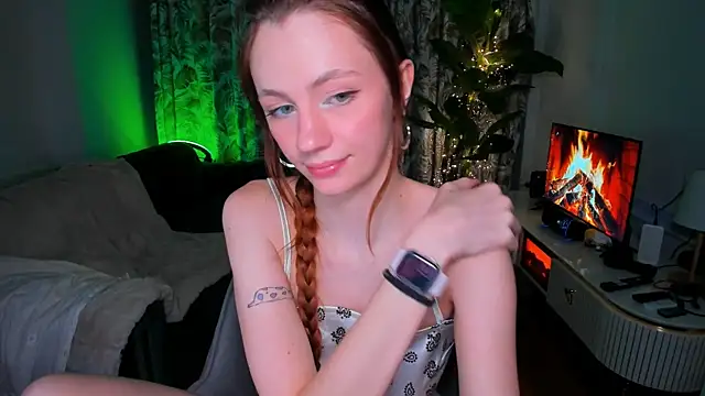 Alyssa Smitt online show from February 2026 02:57:02 AM