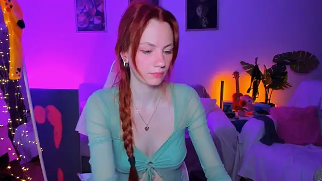 Alyssa Smitt online show from October 2025 06:53:02 PM