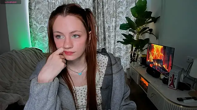 Alyssa Smitt online show from June 2026 02:05:02 AM