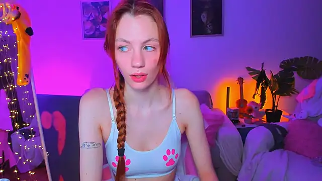 Alyssa Smitt online show from October 2025 12:23:02 AM