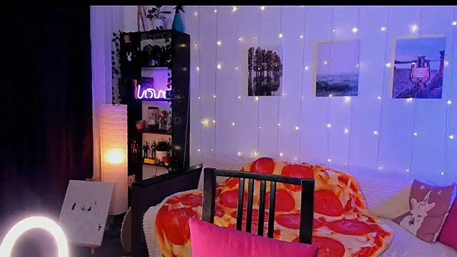 Snapshot of Magic_Allie chatting on November 2025 06:58:01 AM Magic Allie online show from November 2025 06:58:01 AM