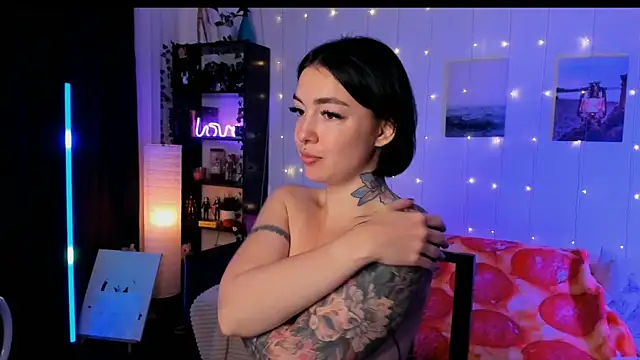 Snapshot of Magic_Allie chatting on December 2025 07:35:01 PM Magic Allie online show from December 2025 07:35:01 PM