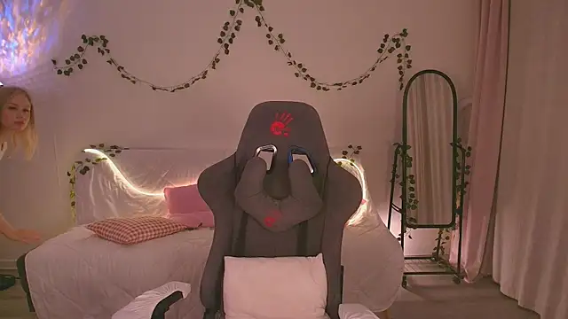 Eva Davi online show from October 2025 02:21:03 AM