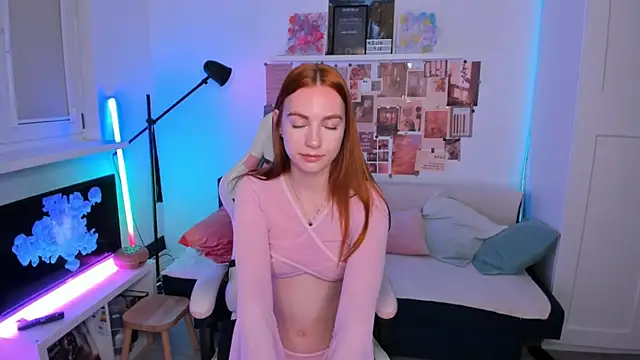 Mia Madden online show from March 2026 02:12:01 AM