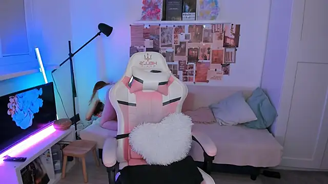 Mia Madden online show from March 2026 03:08:02 AM