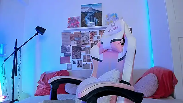 Mia Madden online show from September 2025 03:42:02 AM