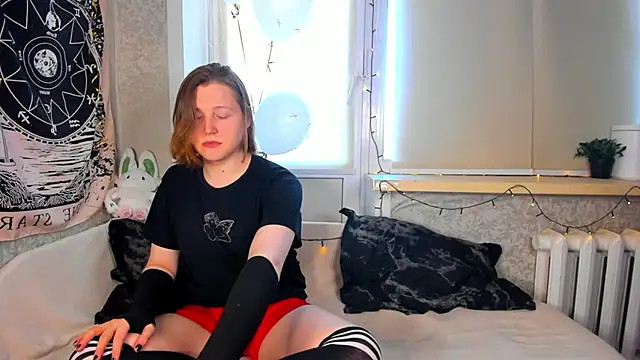 Snapshot of Calvin_and_Kevin chatting on January 2026 07:12:02 AM Calvin and Kevin online show from January 2026 07:12:02 AM