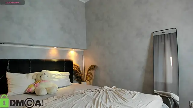 Ruth Oliver online show from March 2026 09:25:02 AM