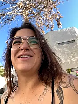 Snapshot of SafeinouterSpace chatting on October 2025 04:50:01 PM SafeinouterSpace online show from October 2025 04:50:01 PM