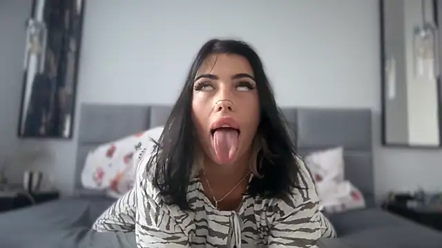 Snapshot of Marakuia054 chatting on November 2025 07:12:01 AM Marakuia054 online show from November 2025 07:12:01 AM