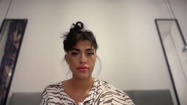 Snapshot of Marakuia054 chatting on November 2025 07:06:01 PM Marakuia054 online show from November 2025 07:06:01 PM