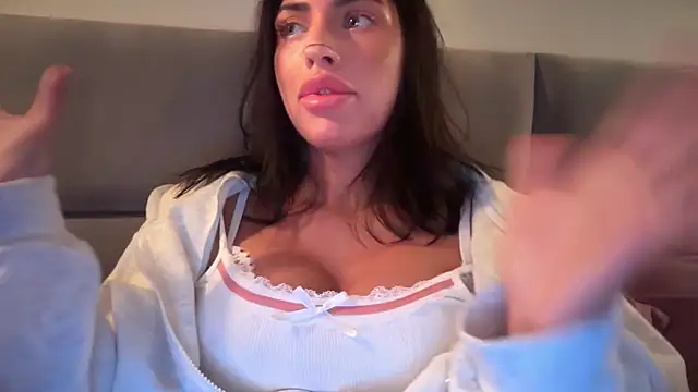 Snapshot of Marakuia054 chatting on November 2025 07:19:01 PM Marakuia054 online show from November 2025 07:19:01 PM