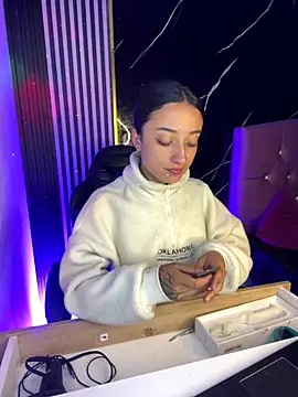 Snapshot of Ady_18 chatting on November 2025 08:09:02 PM Ady 18 online show from November 2025 08:09:02 PM