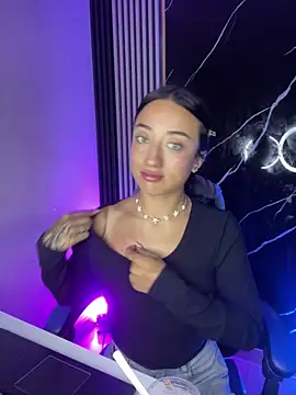 Snapshot of Ady_18 chatting on December 2025 08:14:01 PM Ady 18 online show from December 2025 08:14:01 PM