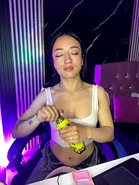 Snapshot of Ady_18 chatting on November 2025 07:02:02 PM Ady 18 online show from November 2025 07:02:02 PM