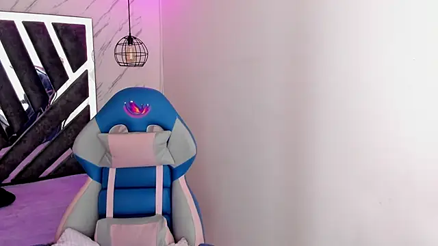 Queen perla  online show from October 2025 12:37:02 PM