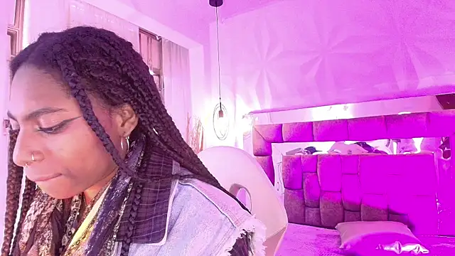 Snapshot of Queen_perla_ chatting on July 2026 12:39:01 PM Queen perla online show from July 2026 12:39:01 PM