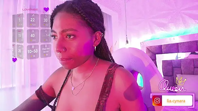 Snapshot of Queen_perla_ chatting on June 2026 05:18:02 PM Queen perla online show from June 2026 05:18:02 PM