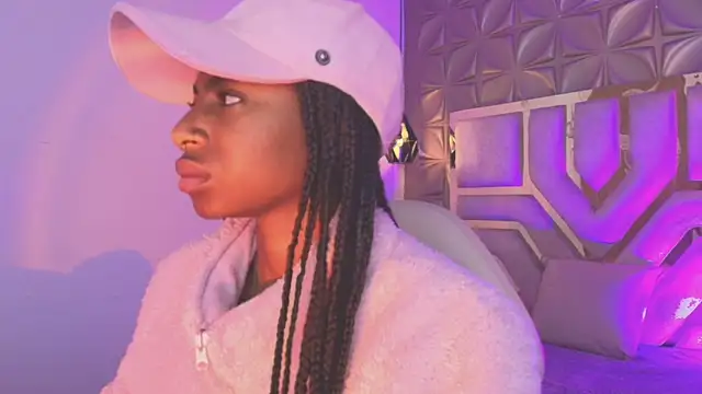 Queen perla  online show from March 2026 12:06:01 PM