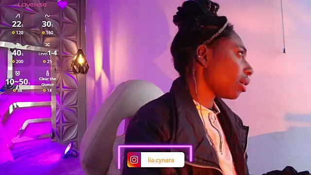 Queen perla  online show from February 2026 12:01:02 PM