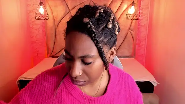 Snapshot of Queen_perla_ chatting on February 2025 12:36:02 PM Queen perla online show from February 2025 12:36:02 PM