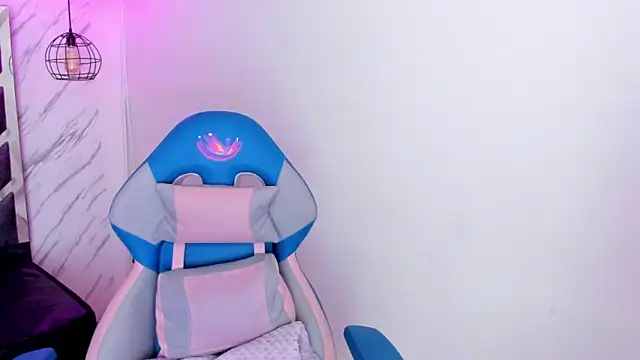 Queen perla  online show from November 2025 11:58:02 AM