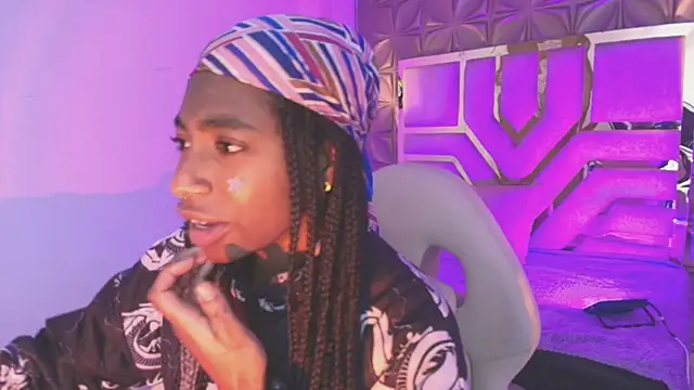 Queen perla  online show from March 2026 12:18:01 PM