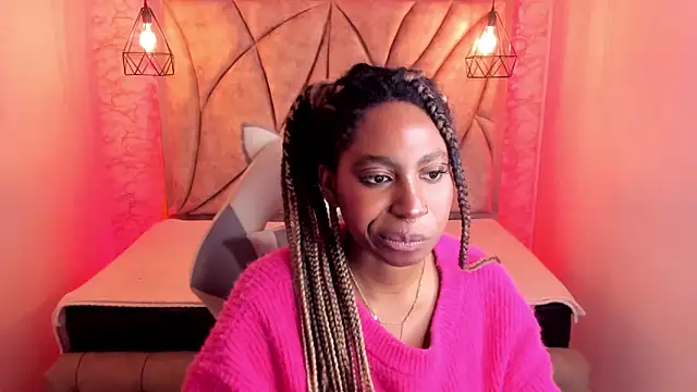 Snapshot of Queen_perla_ chatting on February 2025 05:41:01 PM Queen perla online show from February 2025 05:41:01 PM