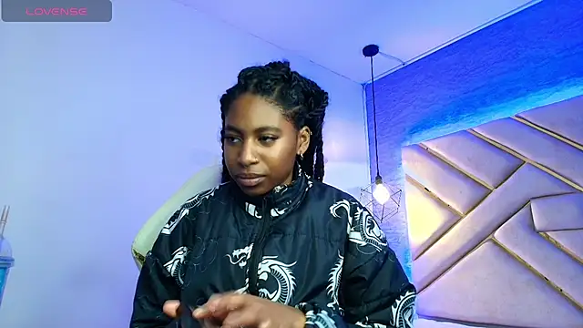 Snapshot of Queen_perla_ chatting on March 2025 05:36:01 PM Queen perla online show from March 2025 05:36:01 PM
