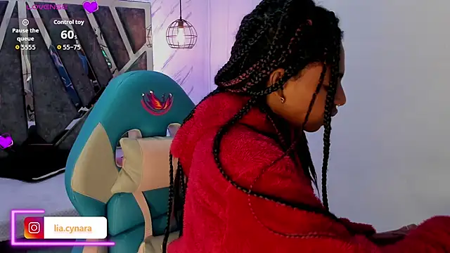 Snapshot of Queen_perla_ chatting on September 2025 12:10:01 PM Queen perla online show from September 2025 12:10:01 PM