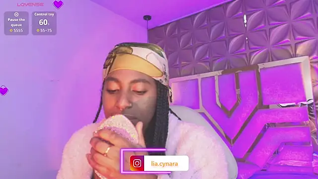 Queen perla  online show from March 2026 05:36:02 PM