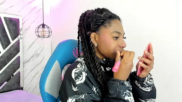 Queen perla  online show from November 2025 11:48:01 AM