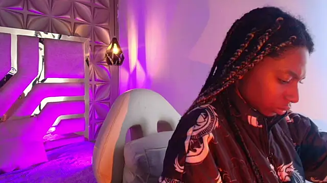 Queen perla  online show from February 2026 11:43:02 AM