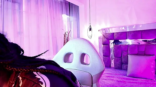 Snapshot of Queen_perla_ chatting on July 2026 01:40:01 PM Queen perla online show from July 2026 01:40:01 PM