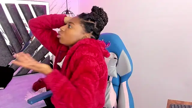 Queen perla  online show from November 2025 11:47:02 AM