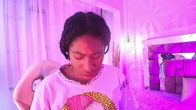 Snapshot of Queen_perla_ chatting on July 2026 12:31:02 PM Queen perla online show from July 2026 12:31:02 PM
