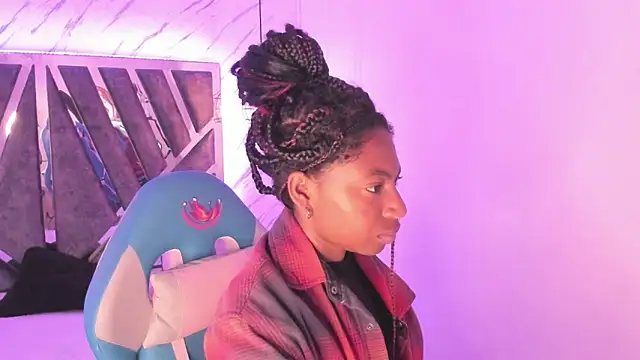 Snapshot of Queen_perla_ chatting on September 2025 12:42:02 PM Queen perla online show from September 2025 12:42:02 PM