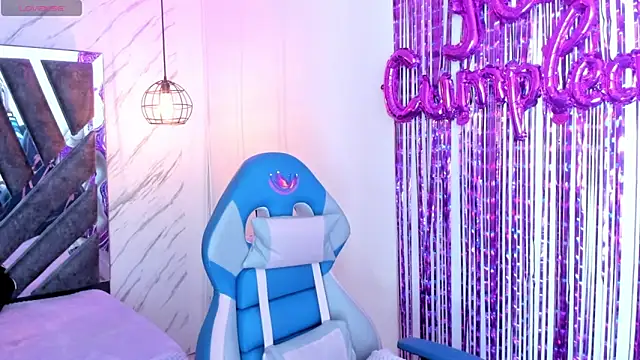 Snapshot of Queen_perla_ chatting on October 2025 12:15:02 PM Queen perla online show from October 2025 12:15:02 PM