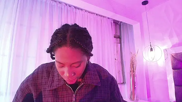 Snapshot of Queen_perla_ chatting on June 2026 12:06:02 PM Queen perla online show from June 2026 12:06:02 PM