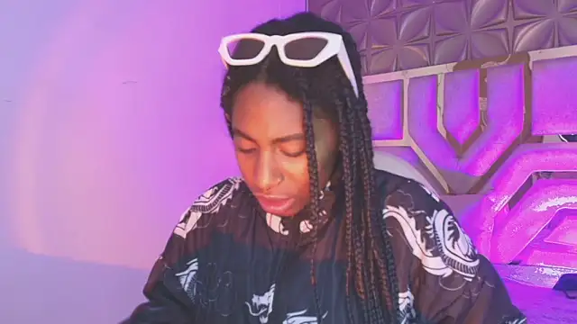 Queen perla  online show from March 2026 12:09:02 PM