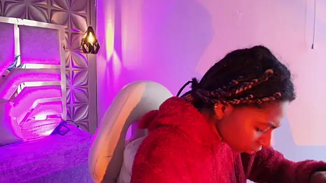 Queen perla  online show from March 2026 12:13:01 PM