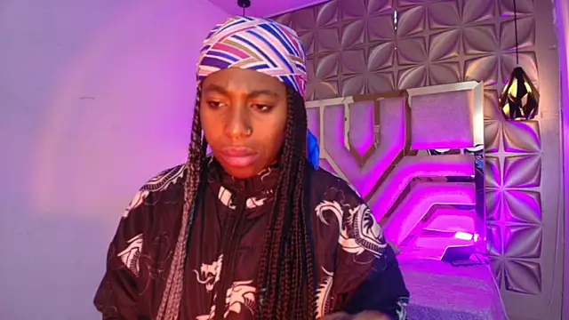 Queen perla  online show from February 2026 12:07:01 PM