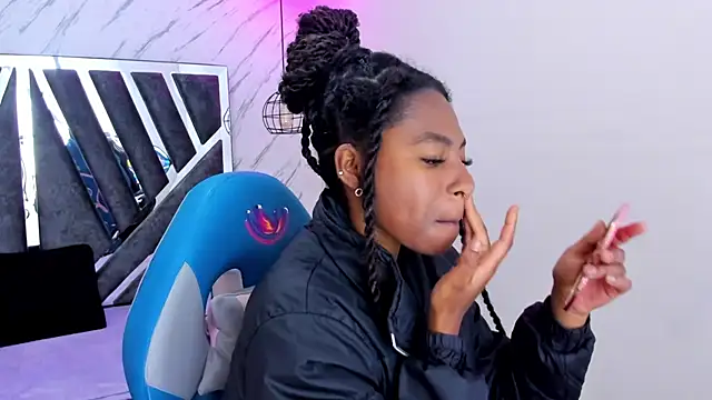 Queen perla  online show from November 2025 12:09:02 PM