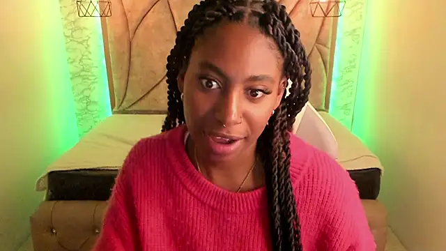 Snapshot of Queen_perla_ chatting on February 2025 08:07:02 PM Queen perla online show from February 2025 08:07:02 PM