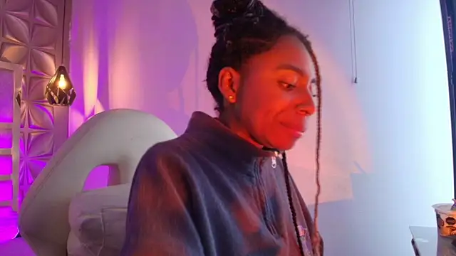 Queen perla  online show from January 2026 07:12:01 PM