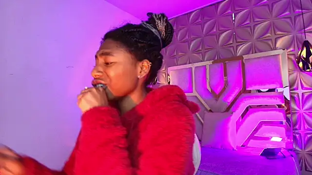 Queen perla  online show from February 2026 12:16:01 PM