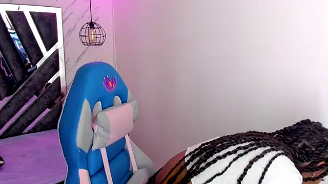 Queen perla  online show from October 2025 12:04:02 PM